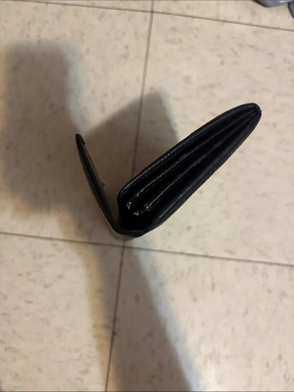 Auth Louis Vuitton Epi Black Leather Wallet